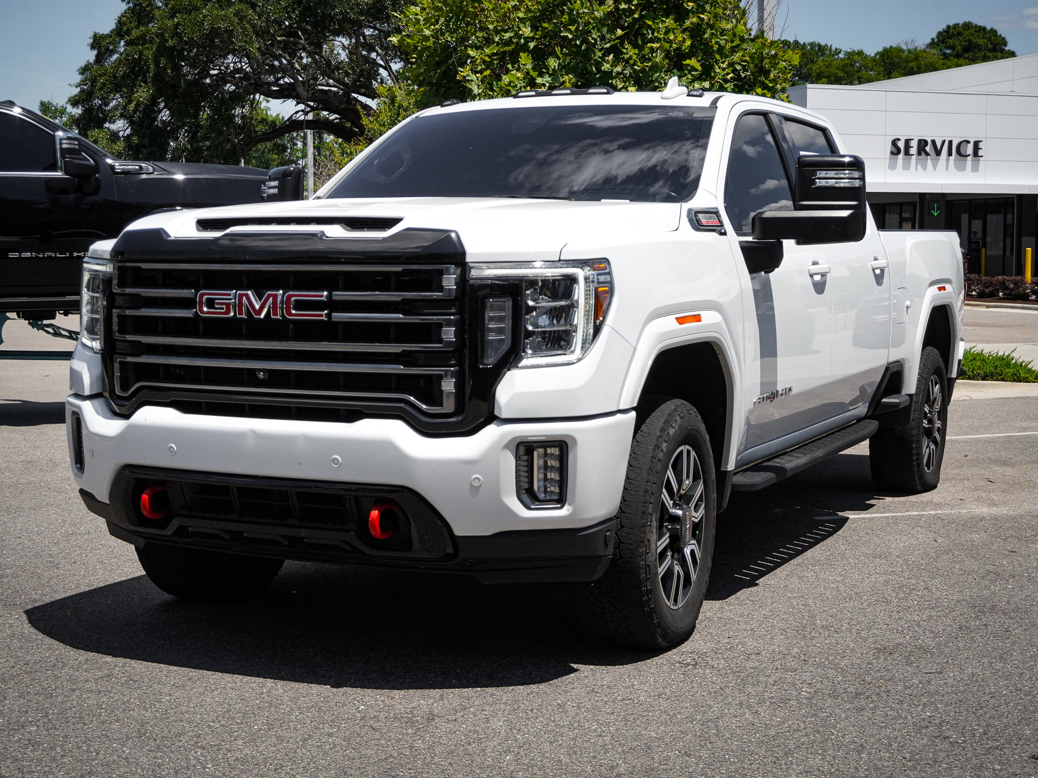 Used 2022 GMC Sierra 2500 AT4 w/ AT4 Premium Plus Package AWD/4WD image 5