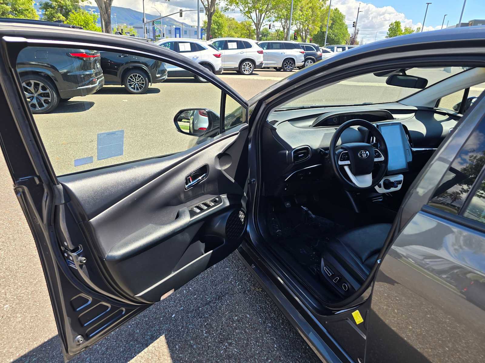 Used 2017 Toyota Prius Prime Premium image 21