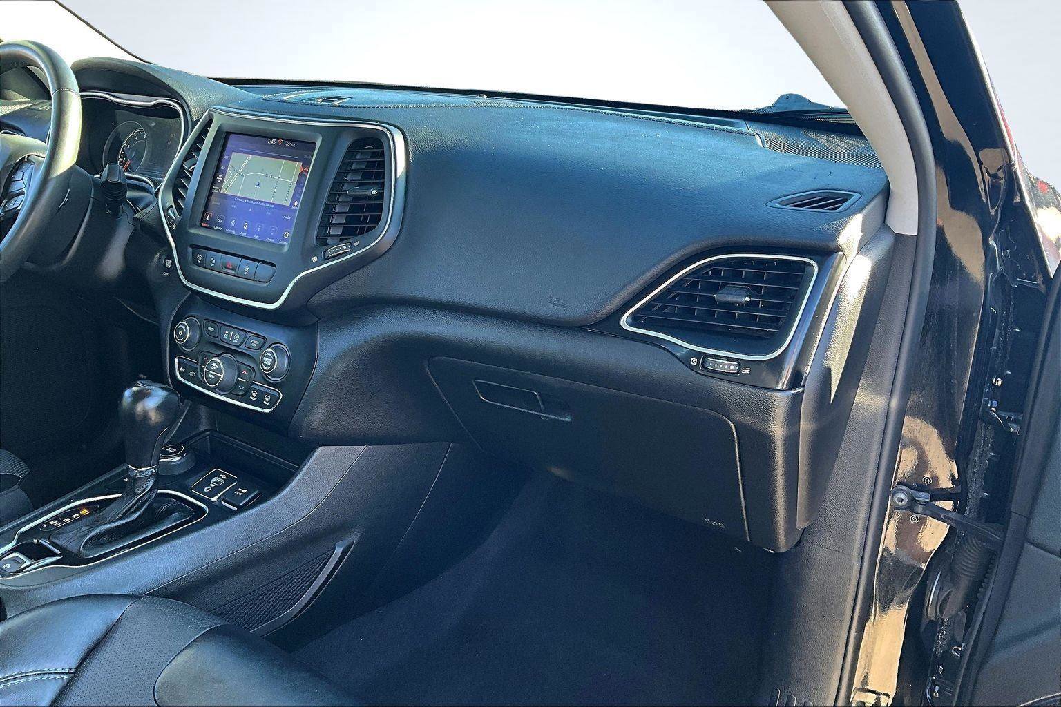 Used 2023 Jeep Cherokee Altitude Lux image 17