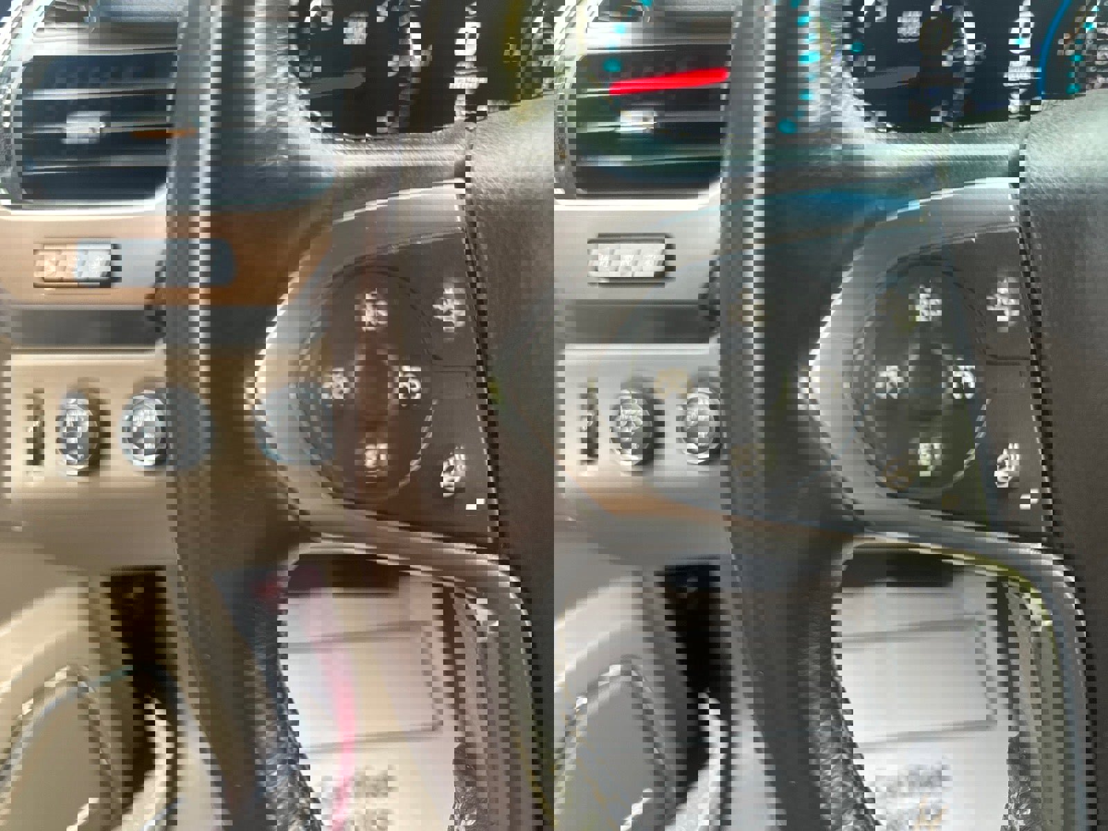 Used 2017 Chevrolet Suburban Premier image 21