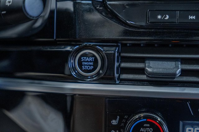 Used 2024 Nissan Pathfinder Platinum w/ Black Appearance Package image 23