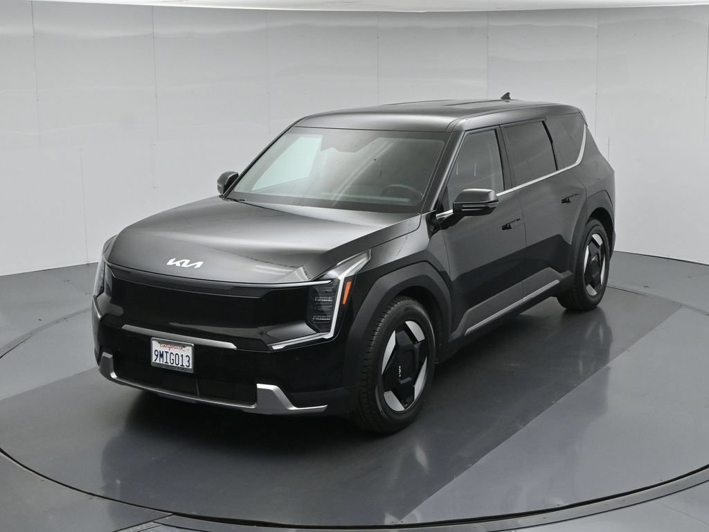 Used 2024 Kia EV9 Light Long Range RWD image 41