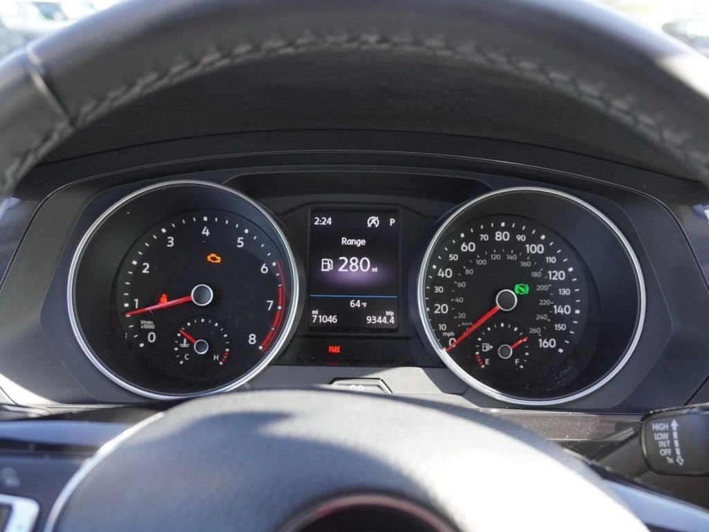 Used 2020 Volkswagen Tiguan SE w/ Panoramic Sunroof Package image 14