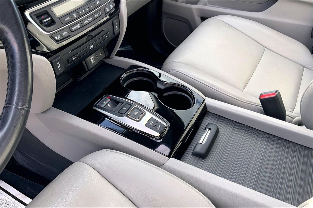Used 2017 Honda Pilot Touring image 18
