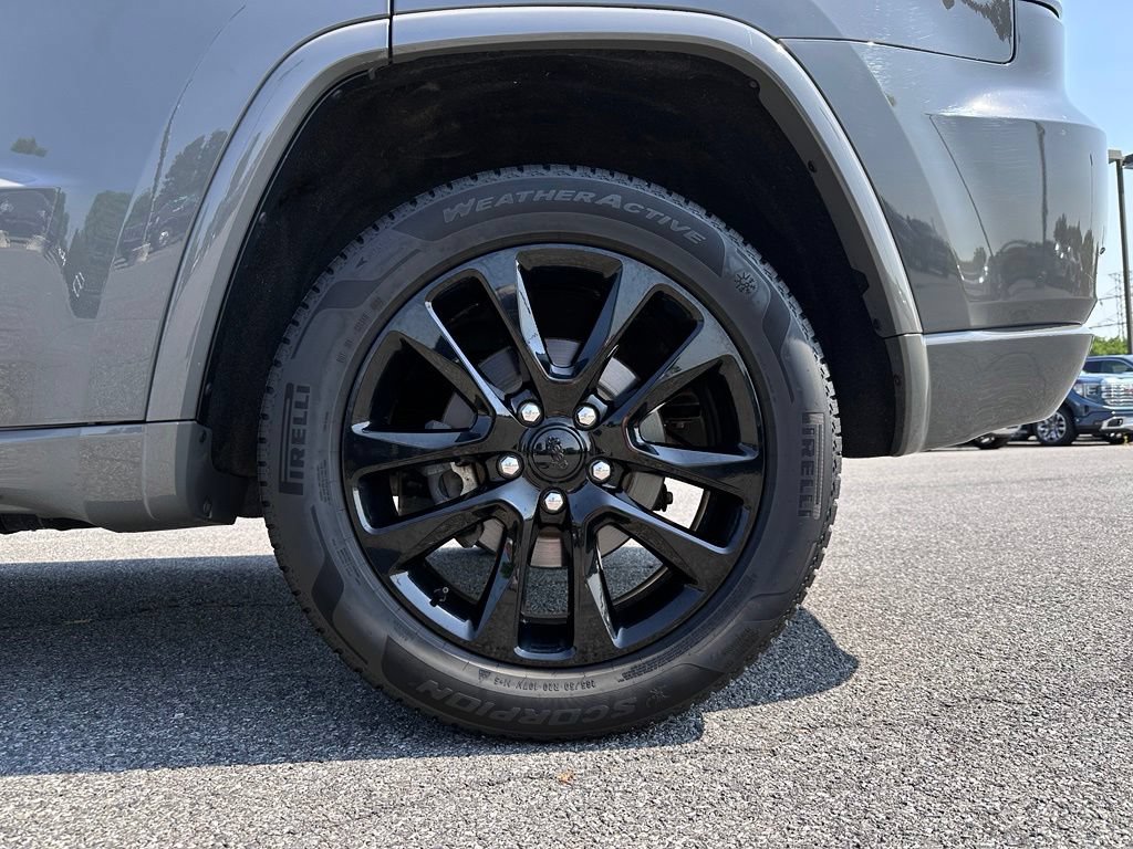 Used 2020 Jeep Grand Cherokee Altitude AWD/4WD image 45