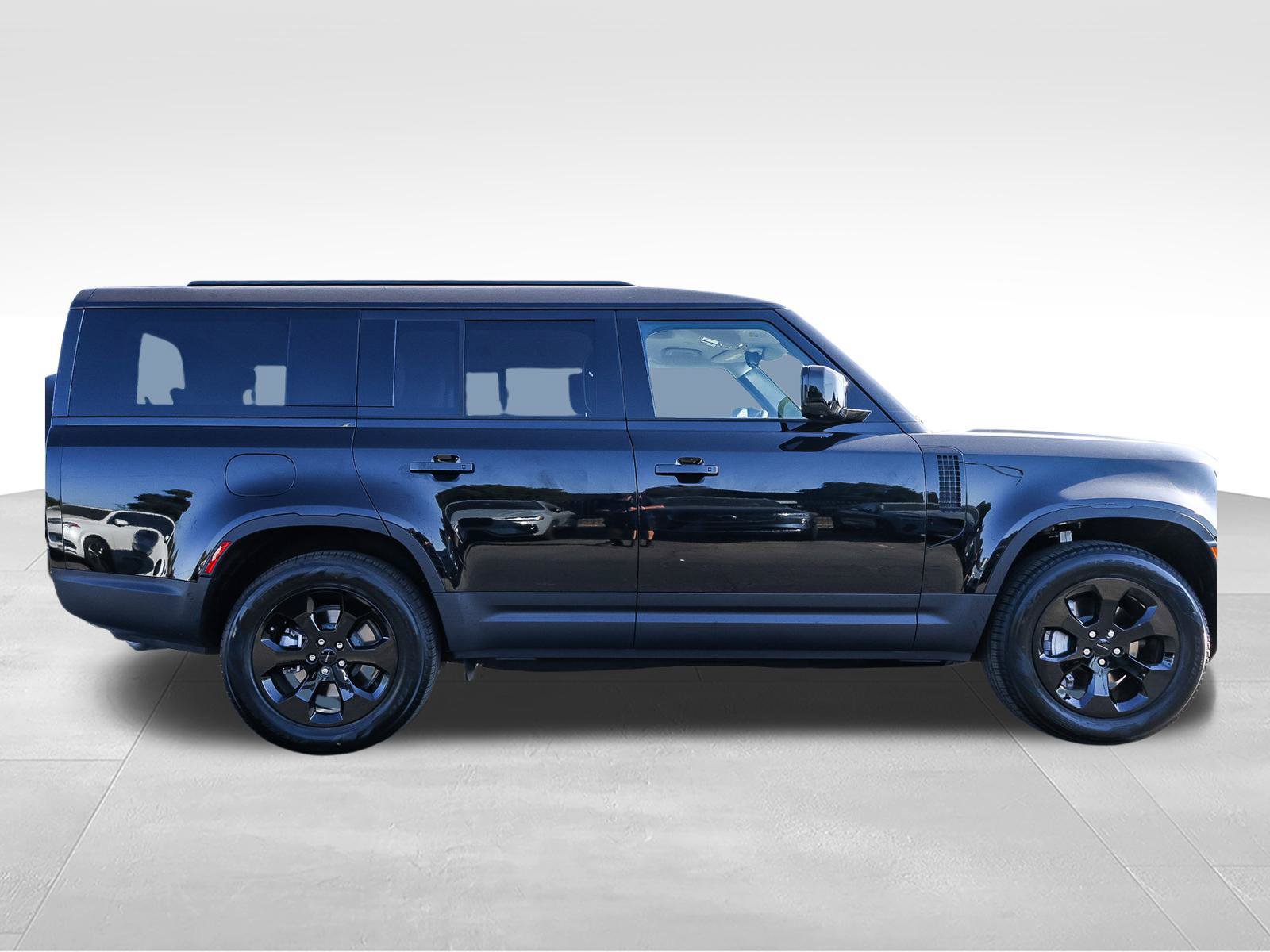 New 2026 Land Rover Defender 130 S AWD/4WD image 4