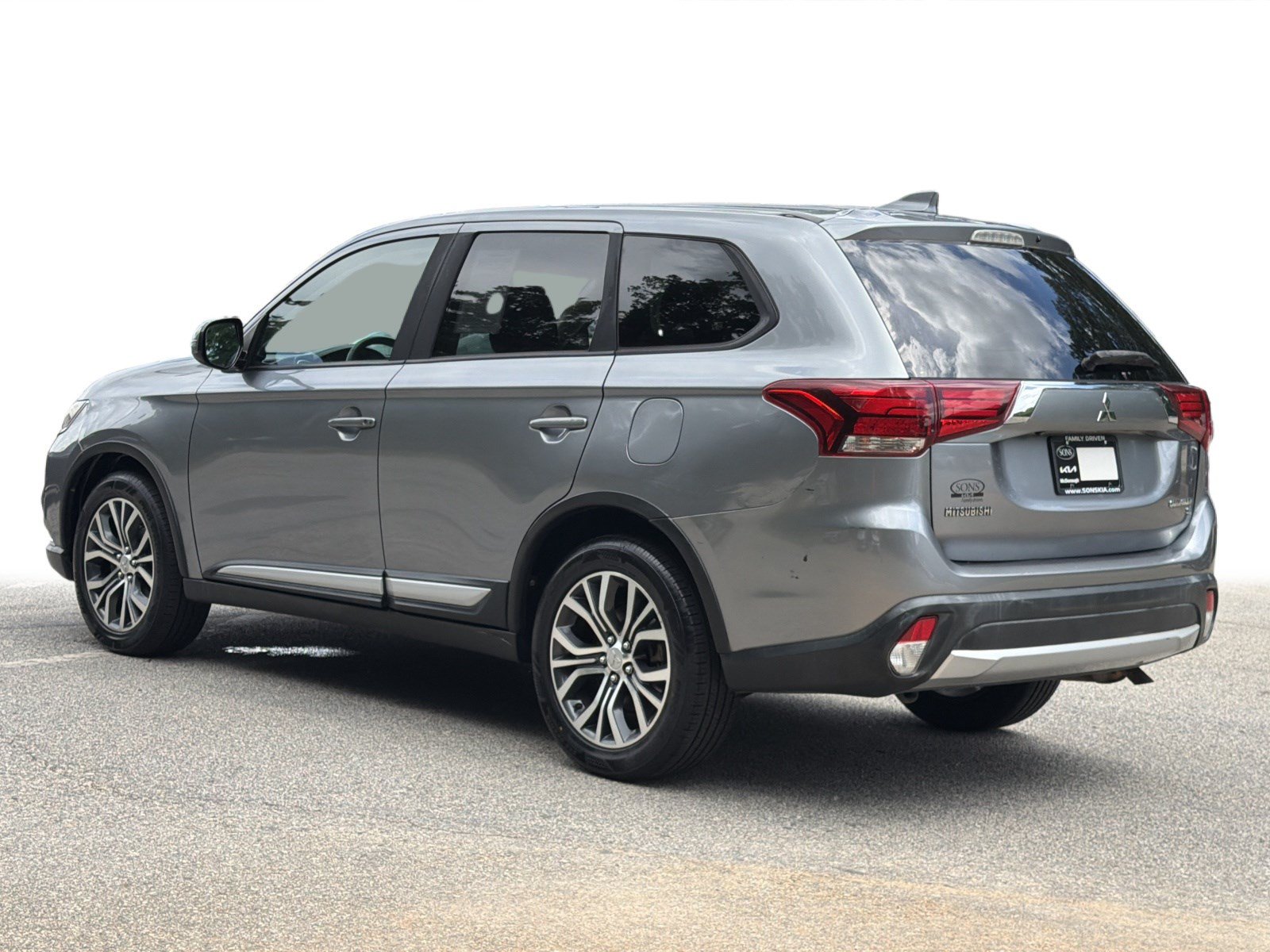 Used 2018 Mitsubishi Outlander SE AWD/4WD image 22