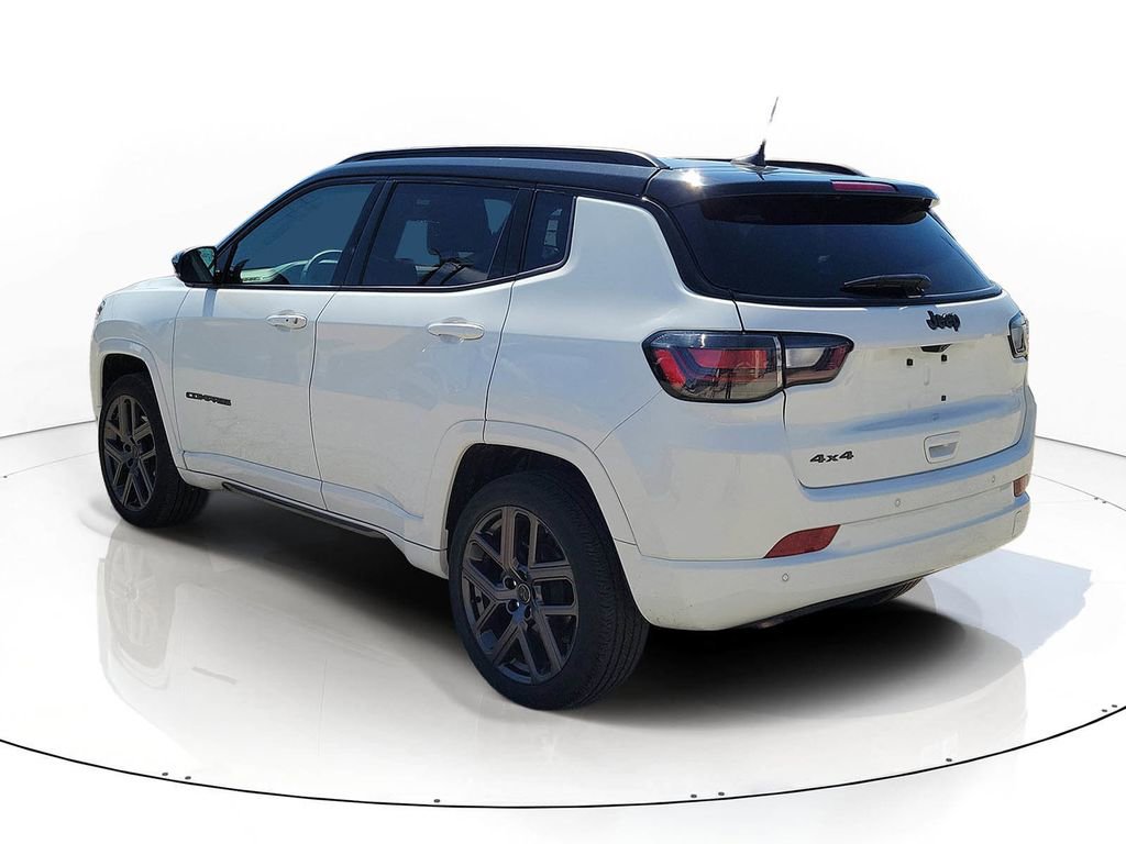 Used 2025 Jeep Compass Limited w/ High Altitude Package image 3