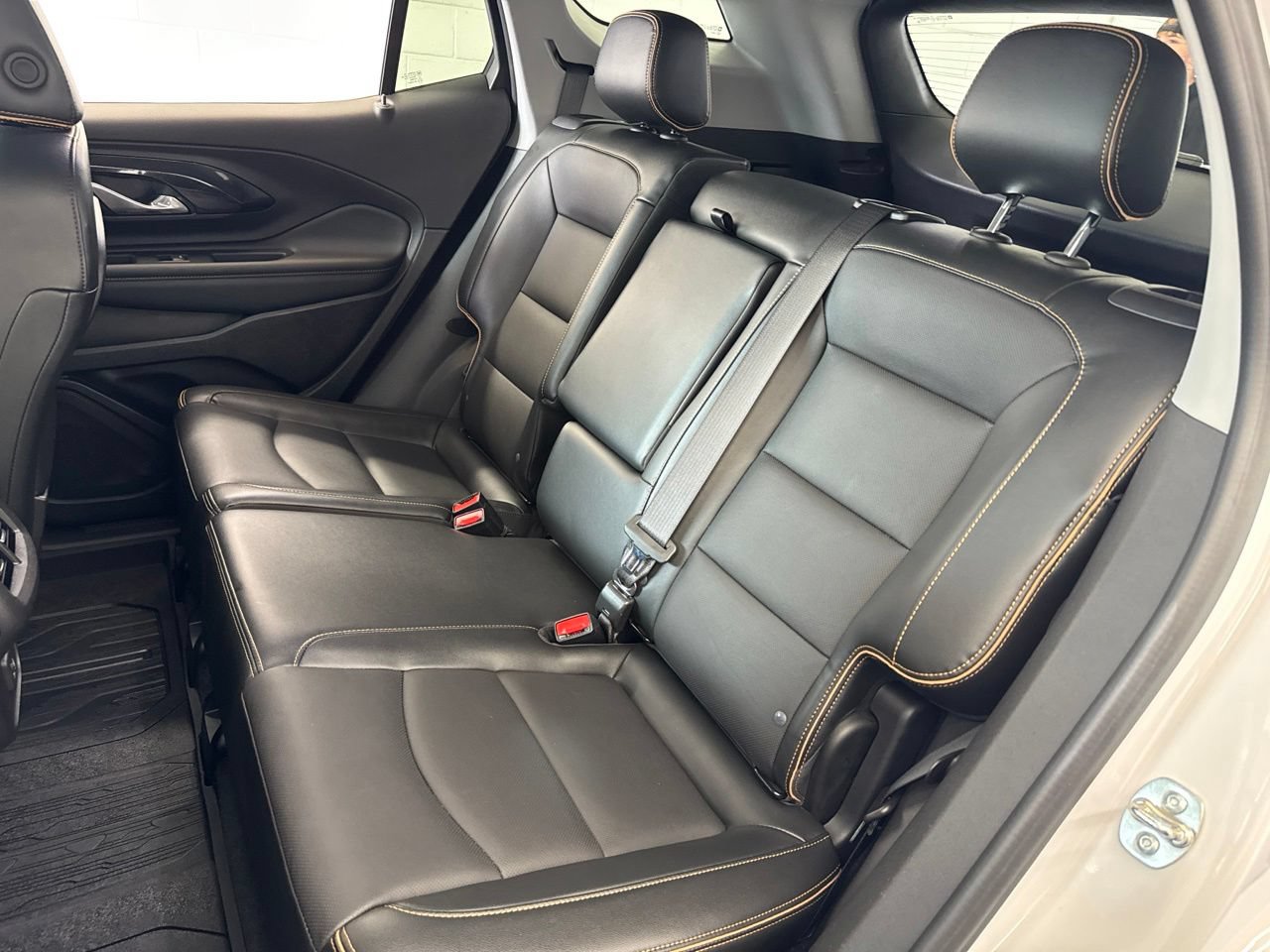 Used 2024 GMC Terrain AT4 AWD/4WD image 37