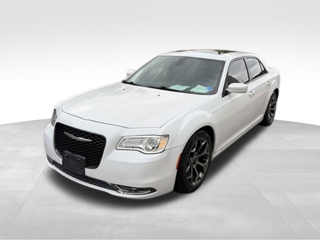 Used 2015 Chrysler 300 S RWD image 24