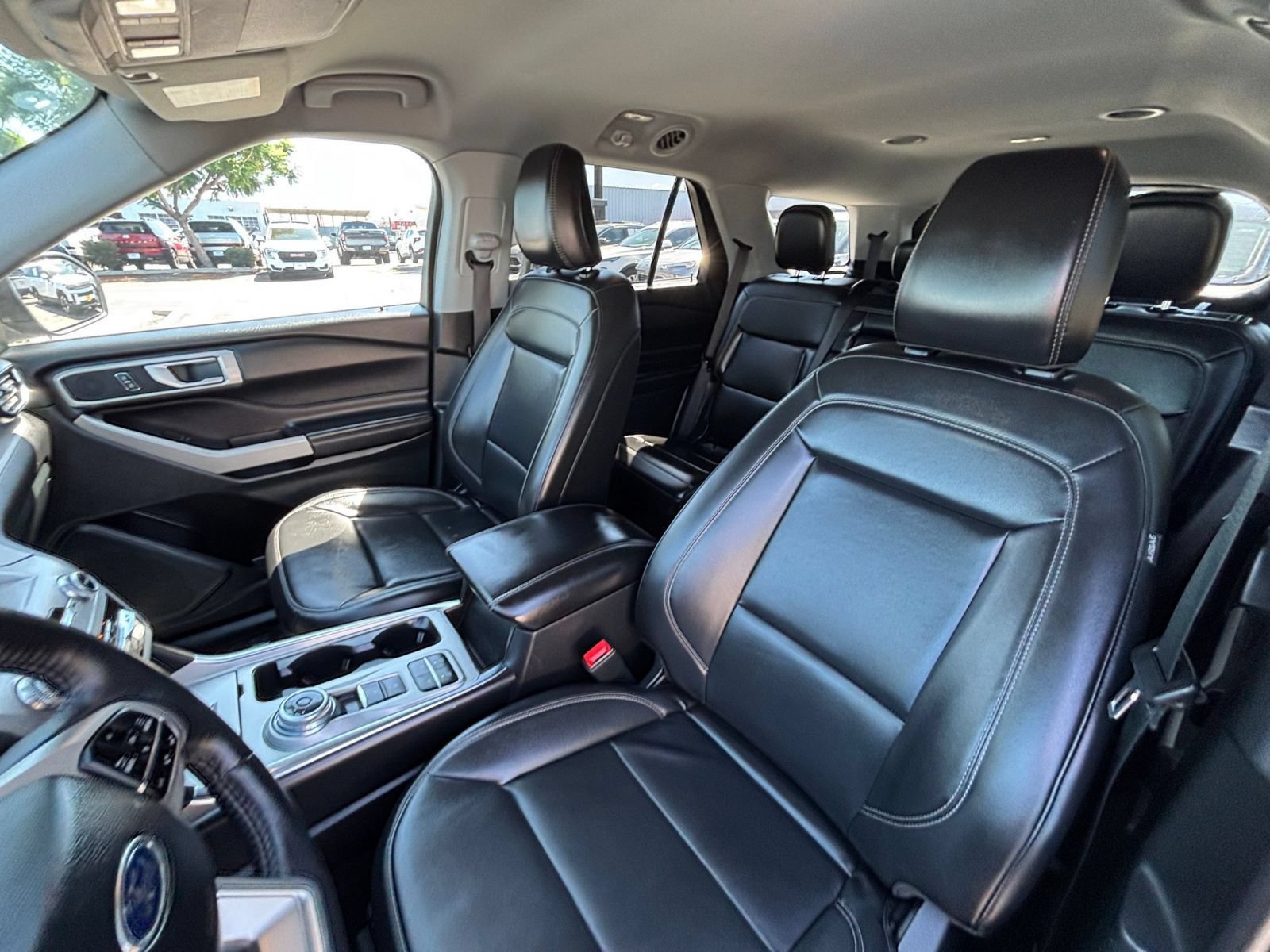 Used 2024 Ford Explorer XLT w/ Equipment Group 202A RWD image 38