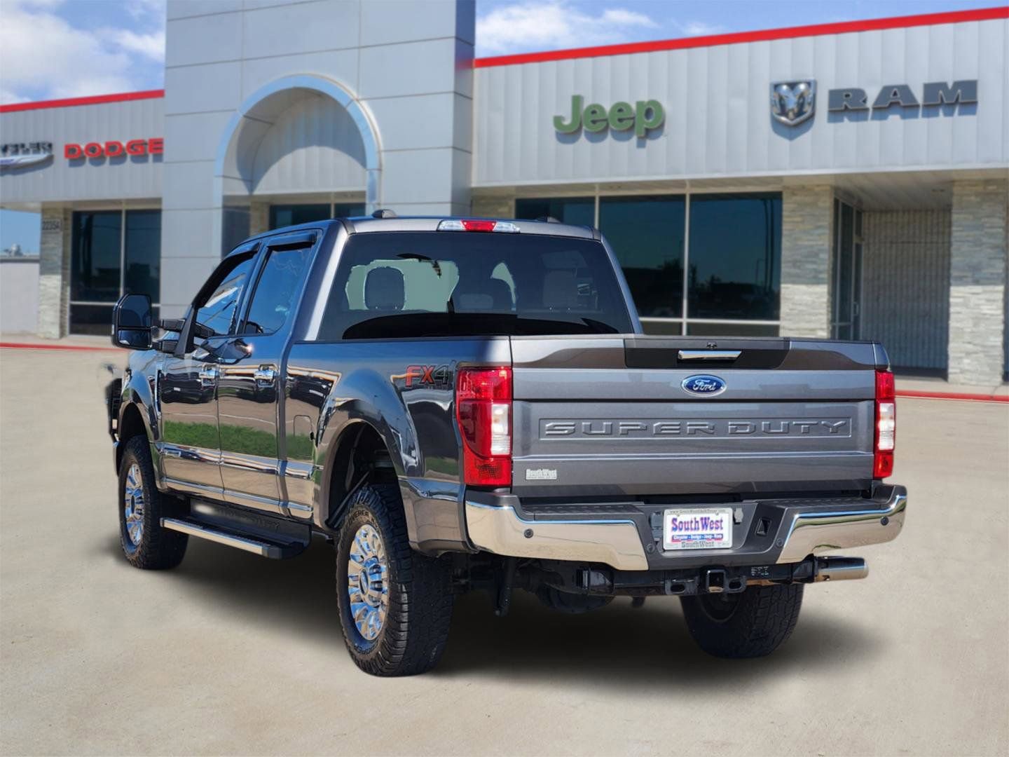 Used 2022 Ford F250 XLT w/ XLT Premium Package AWD/4WD image 4