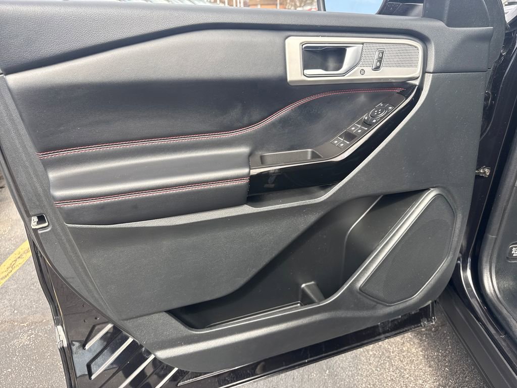 Used 2022 Ford Explorer ST-Line w/ Class IV Trailer Tow Package image 30