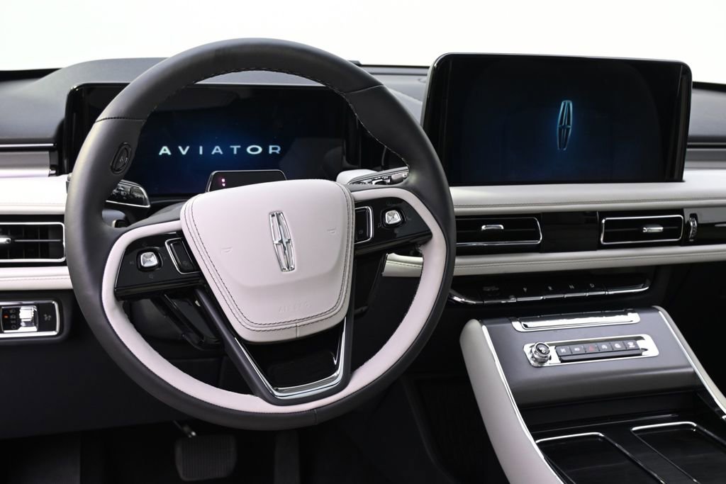 New 2026 Lincoln Aviator AWD image 12