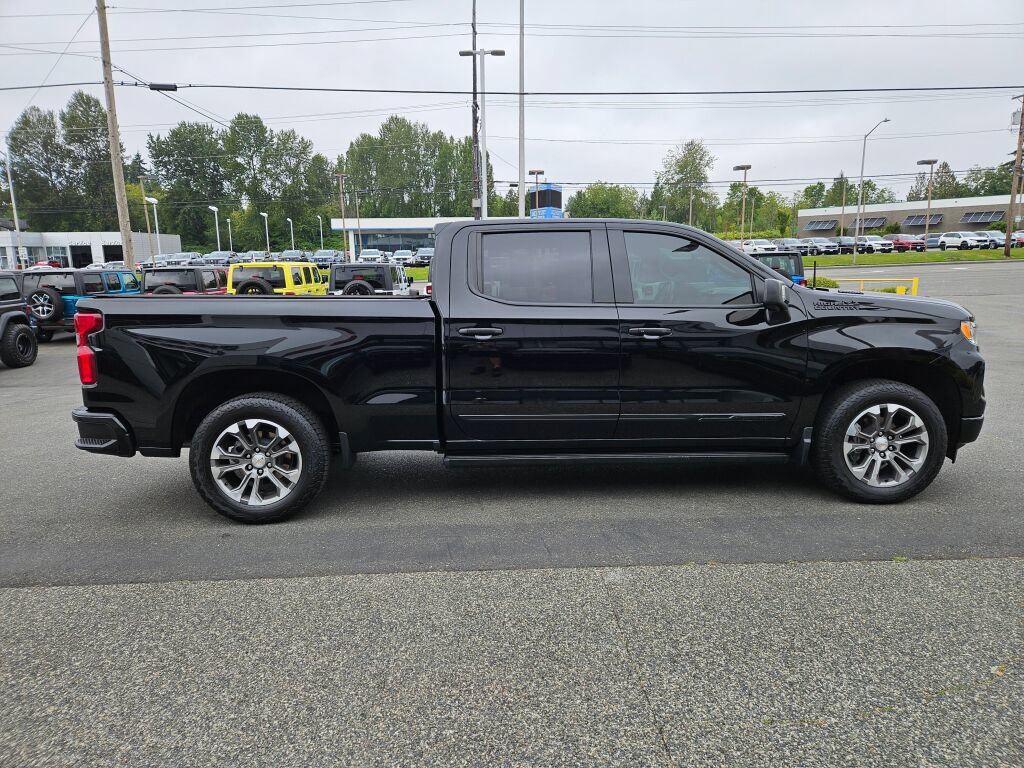 Used 2024 Chevrolet Silverado 1500 High Country w/ Technology Package AWD/4WD image 6