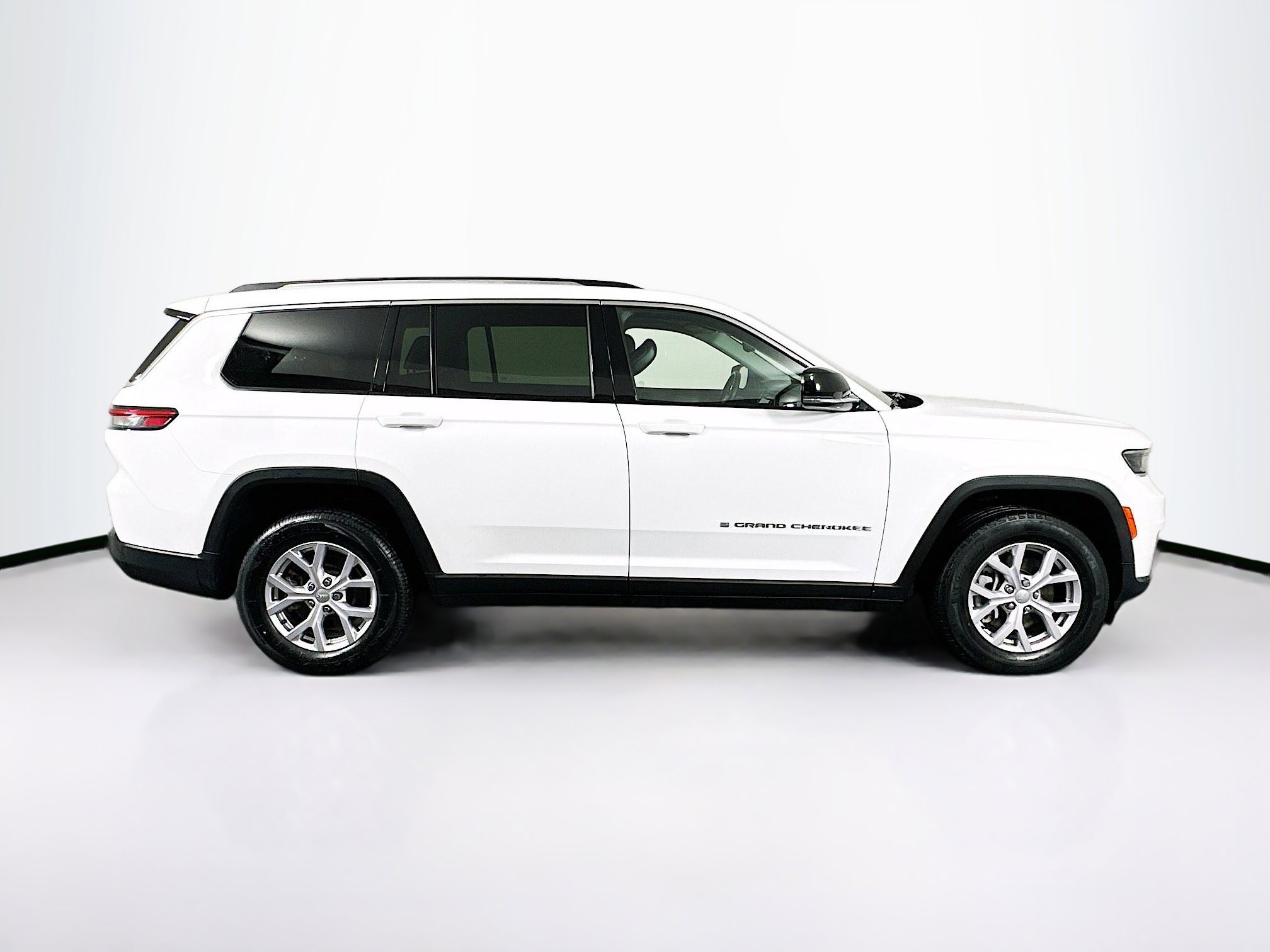 Used 2022 Jeep Grand Cherokee L Limited image 10