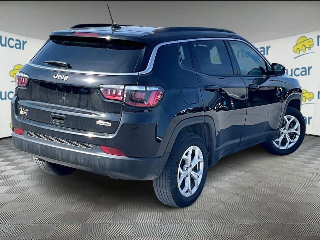 Used 2024 Jeep Compass Latitude image 6