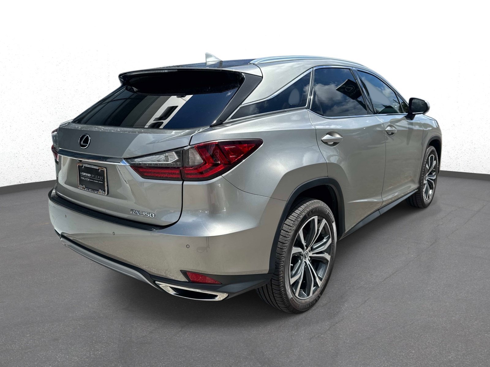 Certified 2022 Lexus RX 350 FWD w/ Premium Package image 3