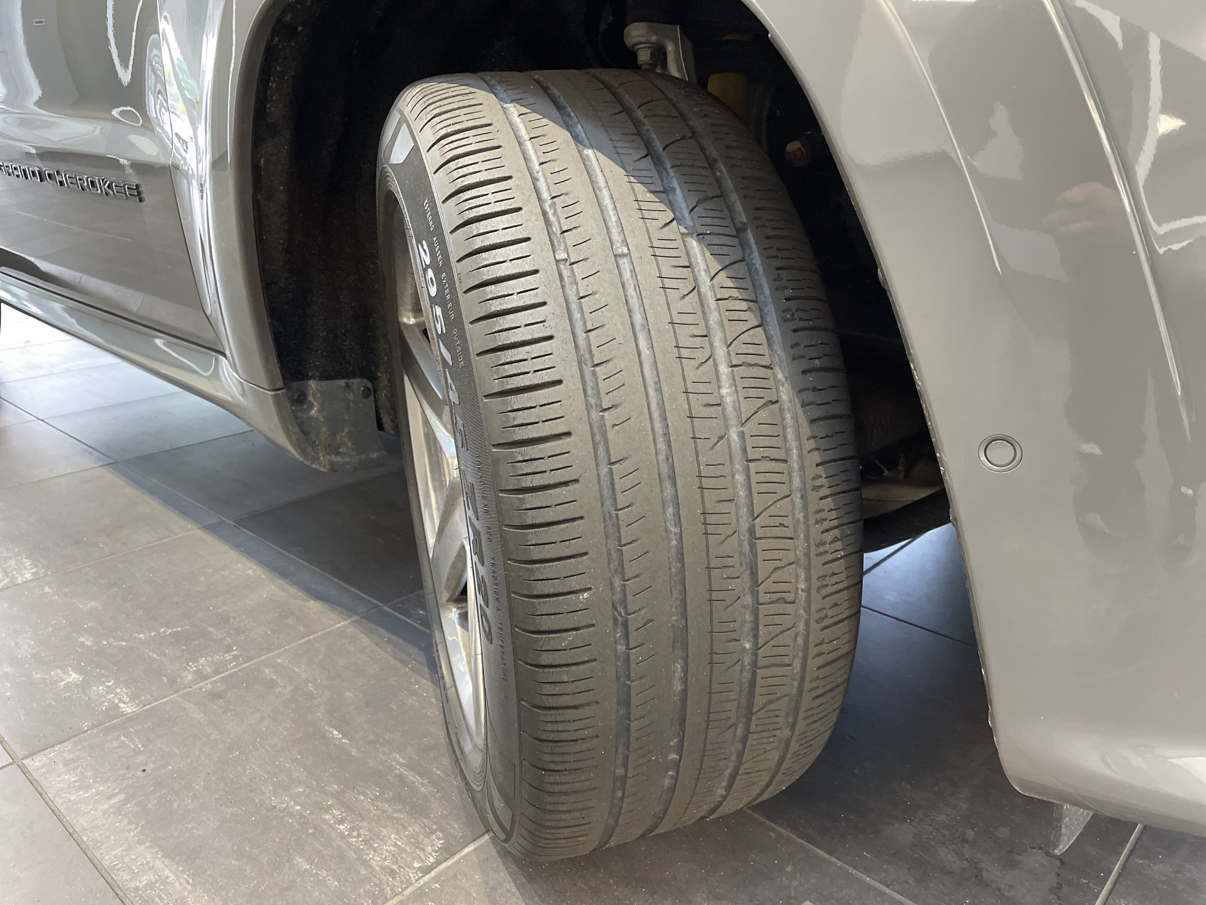 Used 2019 Jeep Grand Cherokee SRT AWD/4WD image 13