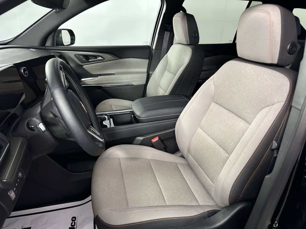 Used 2026 Chevrolet Traverse LT w/ Driver Confidence Package AWD/4WD image 13