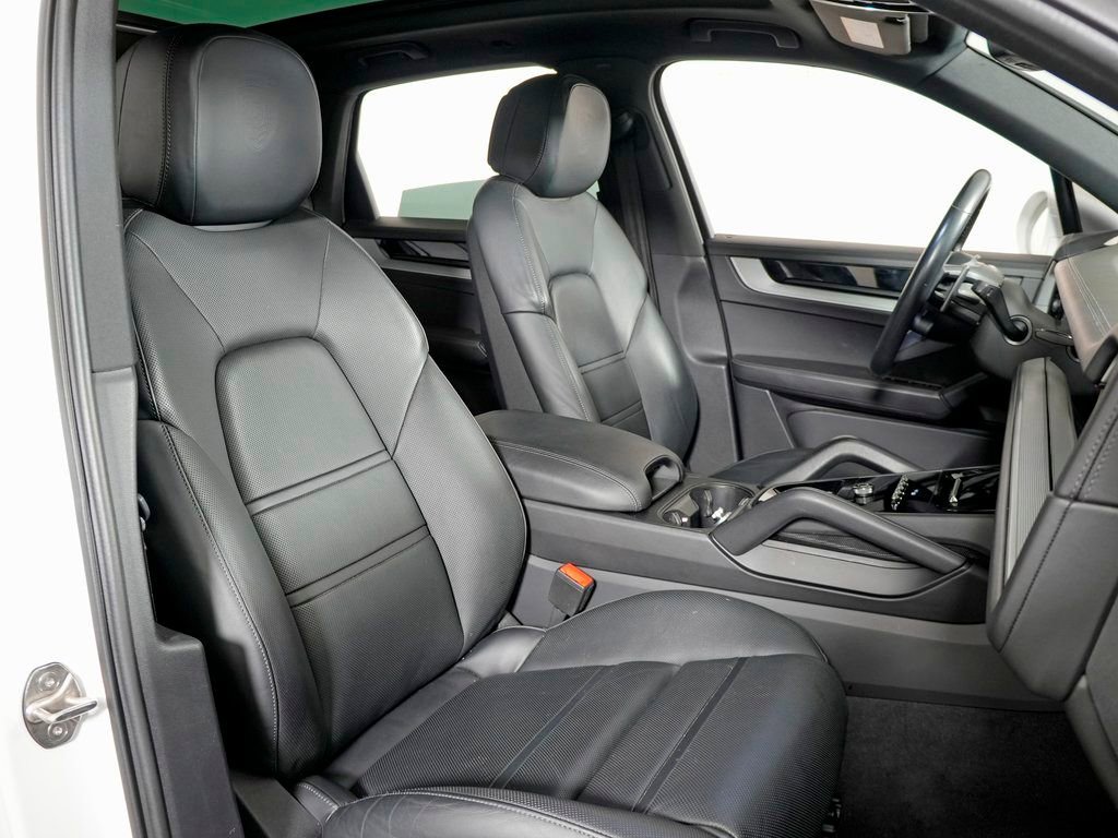 Certified 2024 Porsche Cayenne S w/ Premium Package Plus AWD/4WD image 39
