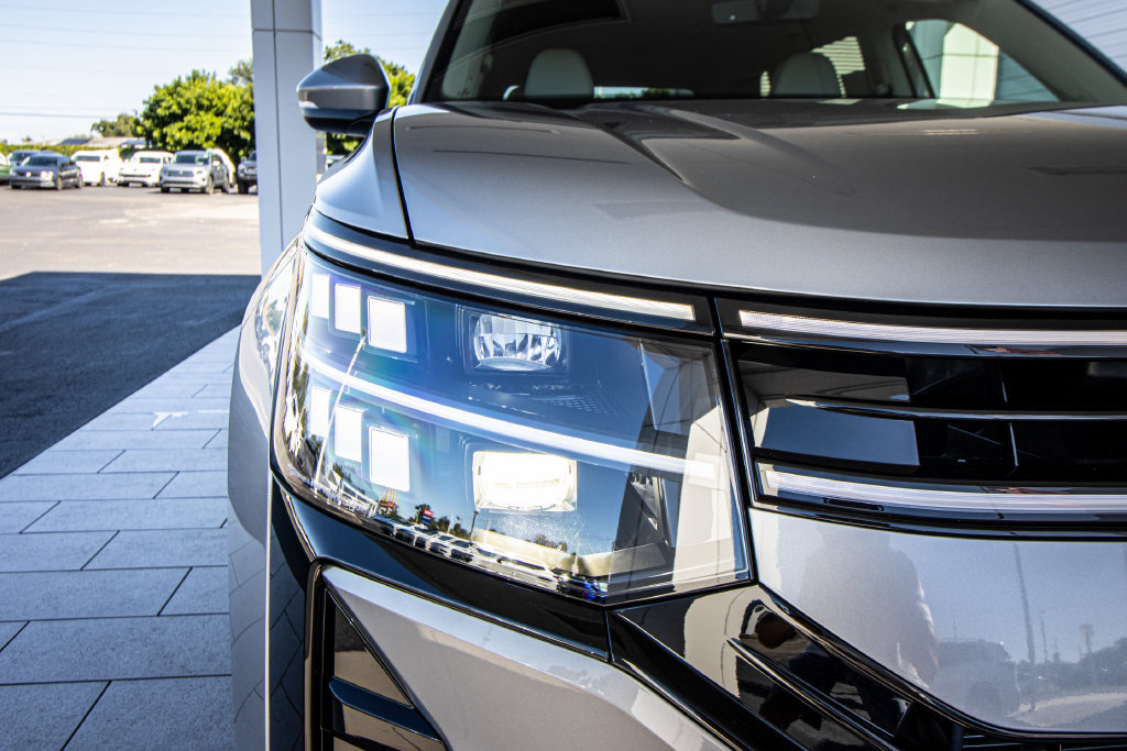 New 2027 Volkswagen Atlas SE FWD image 5