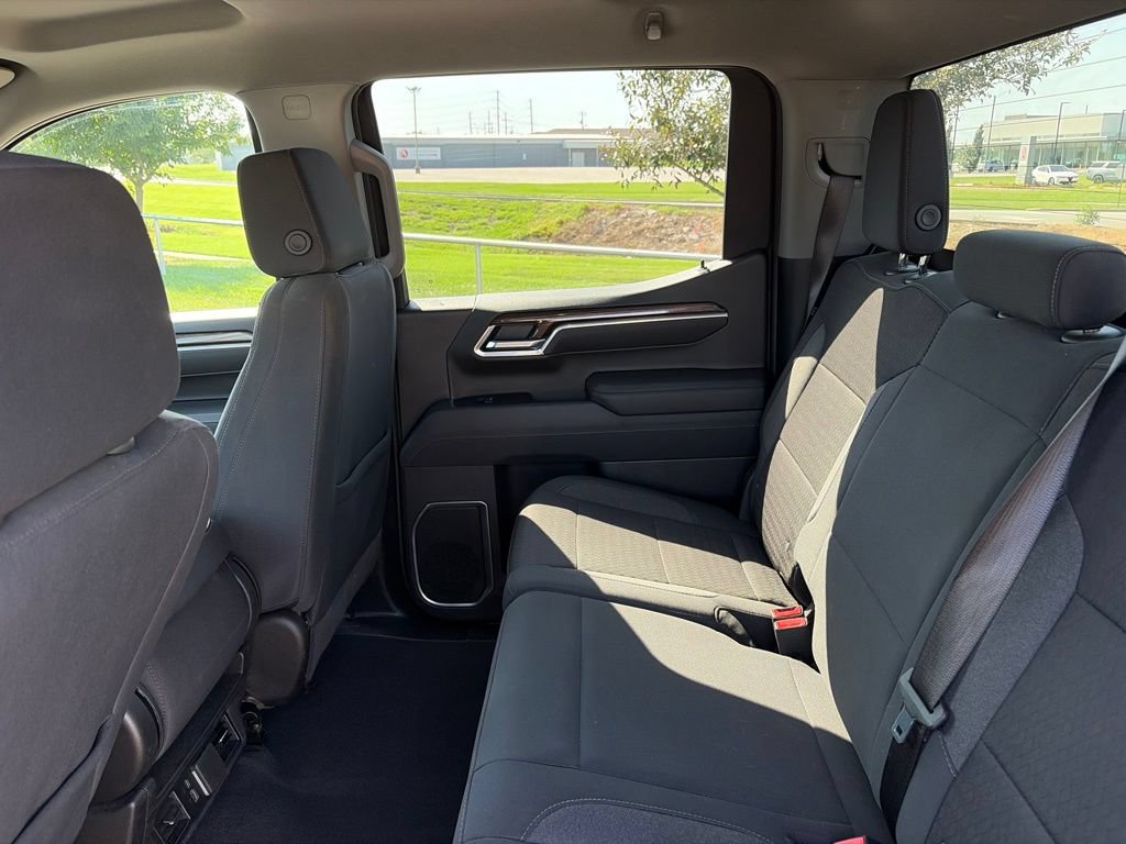 Used 2025 Chevrolet Silverado 1500 LT AWD/4WD image 41