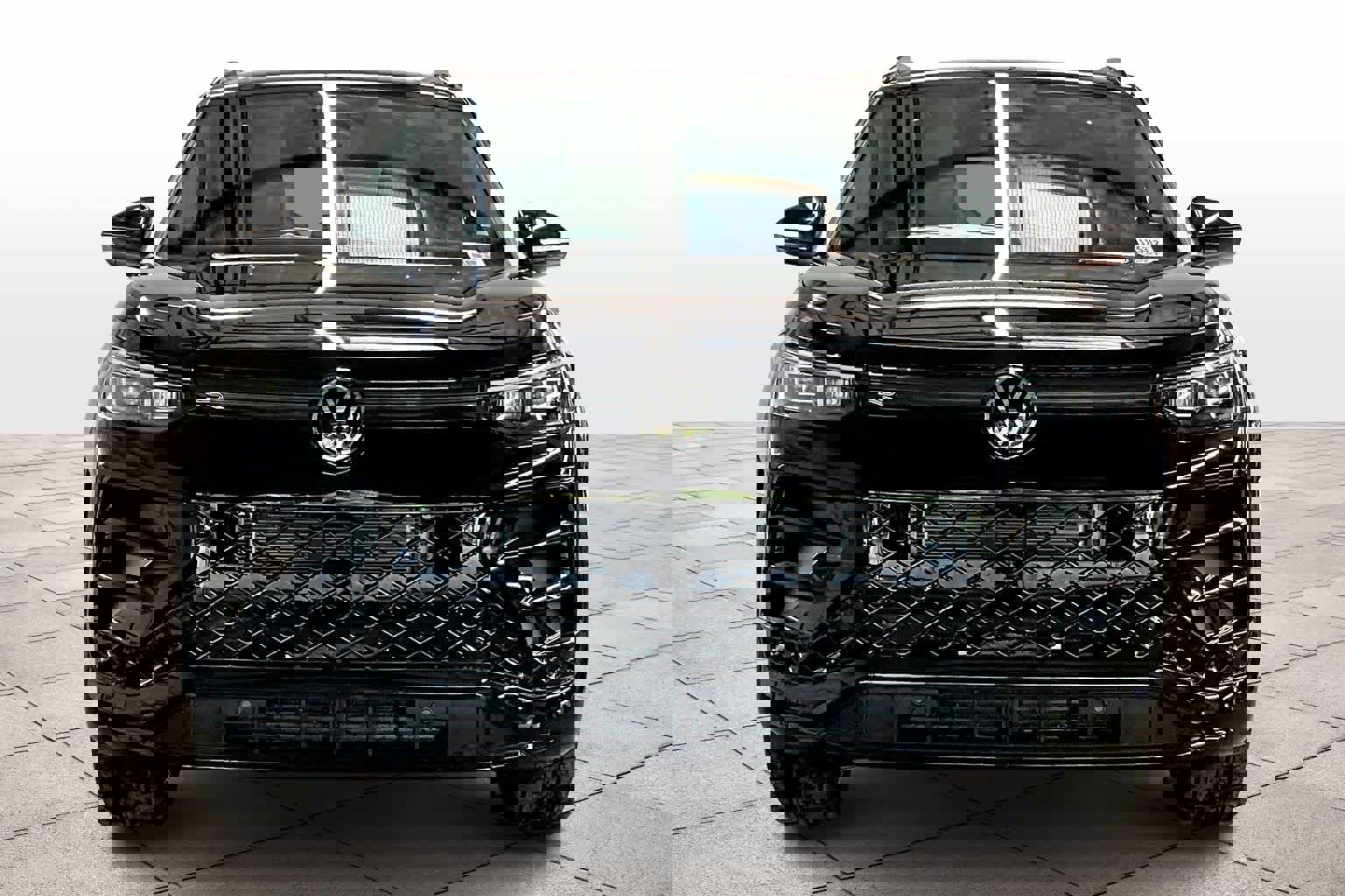 New 2026 Volkswagen Tiguan SE R-Line image 5