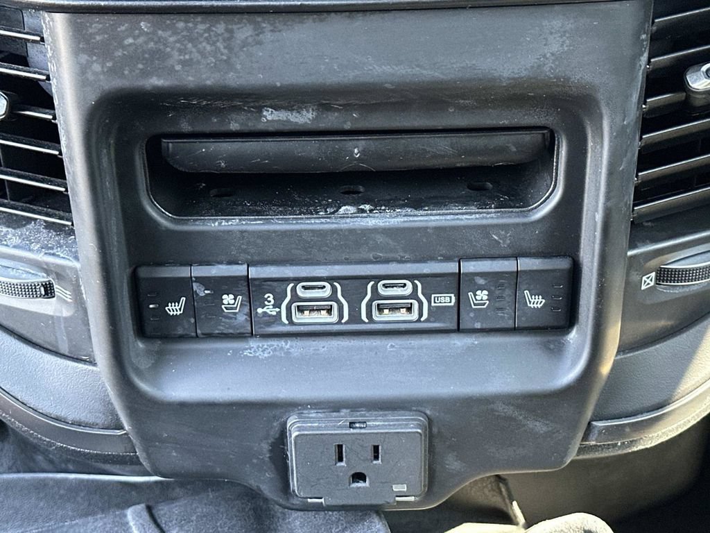 Used 2019 RAM 1500 Limited AWD/4WD image 16