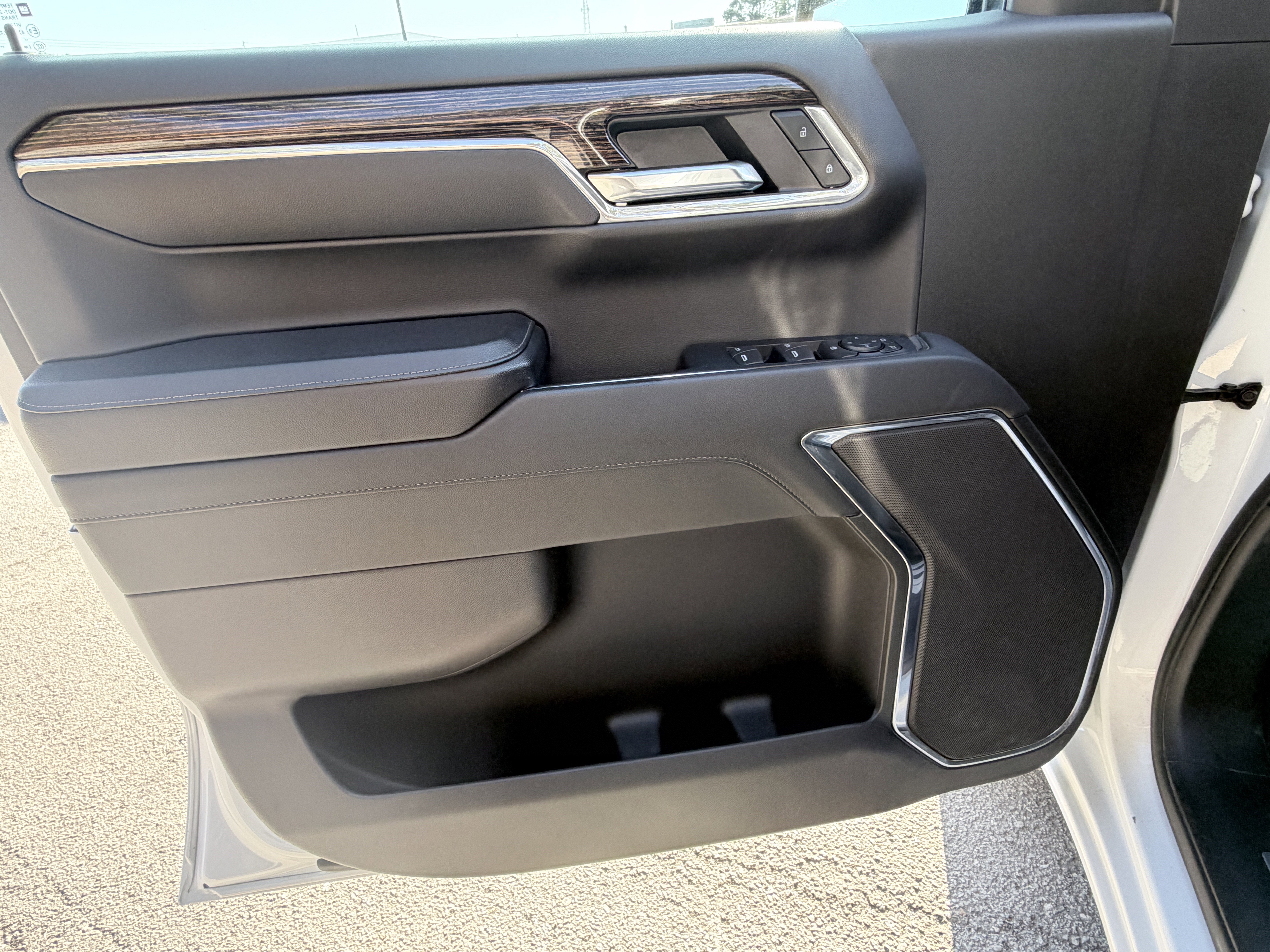 Used 2024 GMC Sierra 1500 Elevation image 13