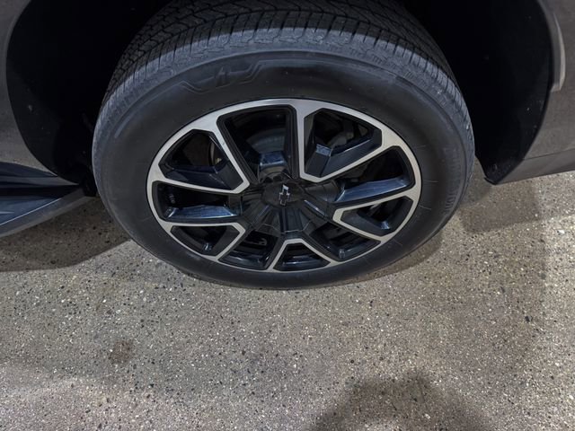 Used 2024 Chevrolet Suburban RST w/ Luxury Package image 30