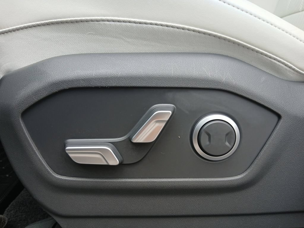 Used 2024 Hyundai Santa Fe SEL FWD image 31
