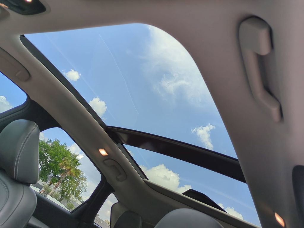 Used 2019 INFINITI QX50 Luxe w/ Navigation Package AWD/4WD image 19