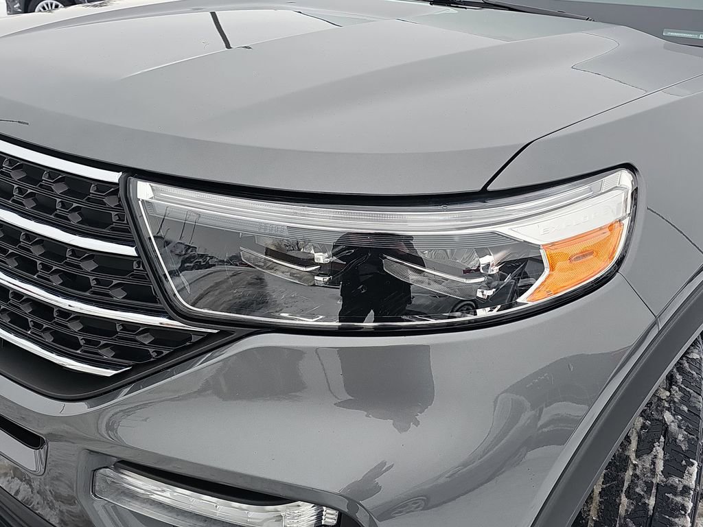 Used 2021 Ford Explorer XLT w/ Equipment Group 202A image 32