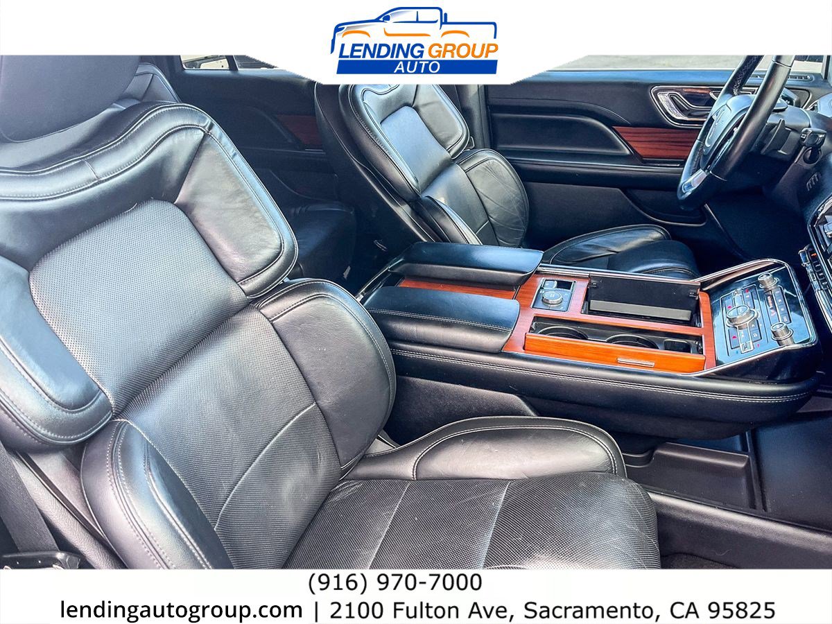 Used 2019 Lincoln Navigator Premiere image 14