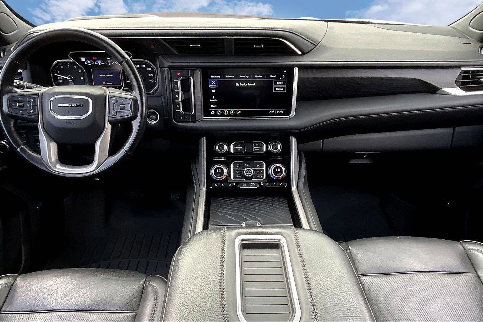 Used 2021 GMC Yukon Denali w/ Advanced Technology Package image 15