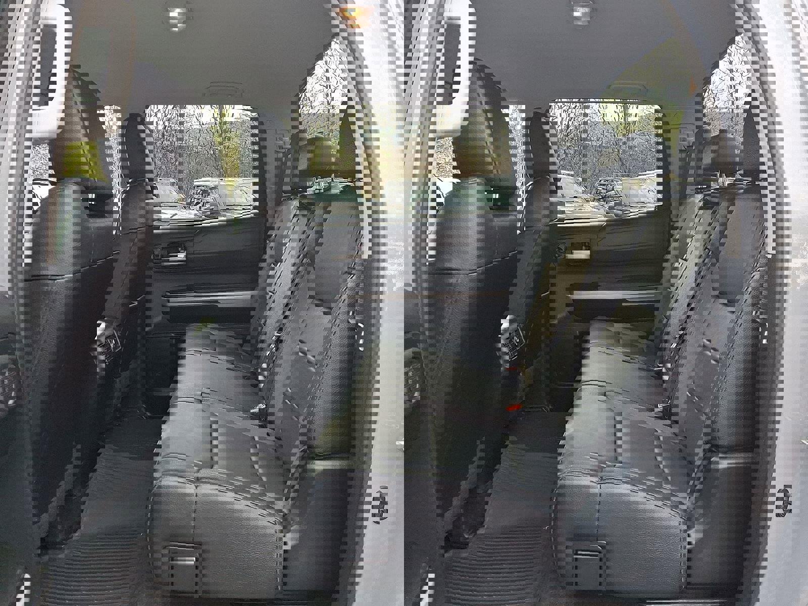 Used 2018 Toyota Tundra Limited w/ Limited Premium Package AWD/4WD image 9