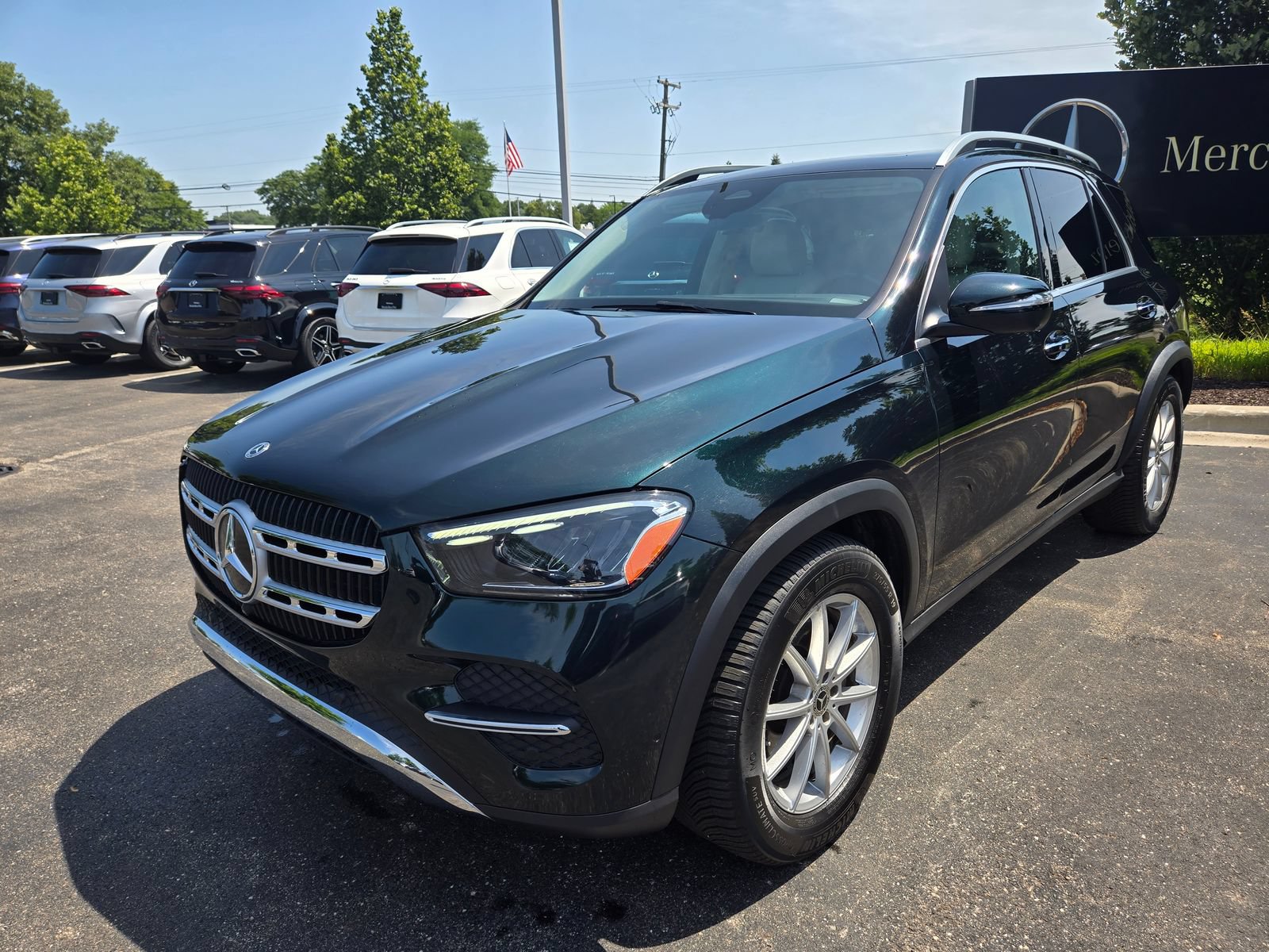 Used 2024 Mercedes-Benz GLE 450 4MATIC image 1