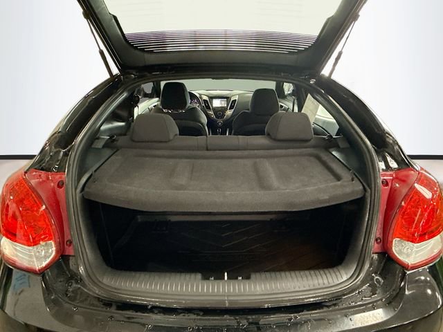 Used 2017 Hyundai Veloster Value Edition image 27