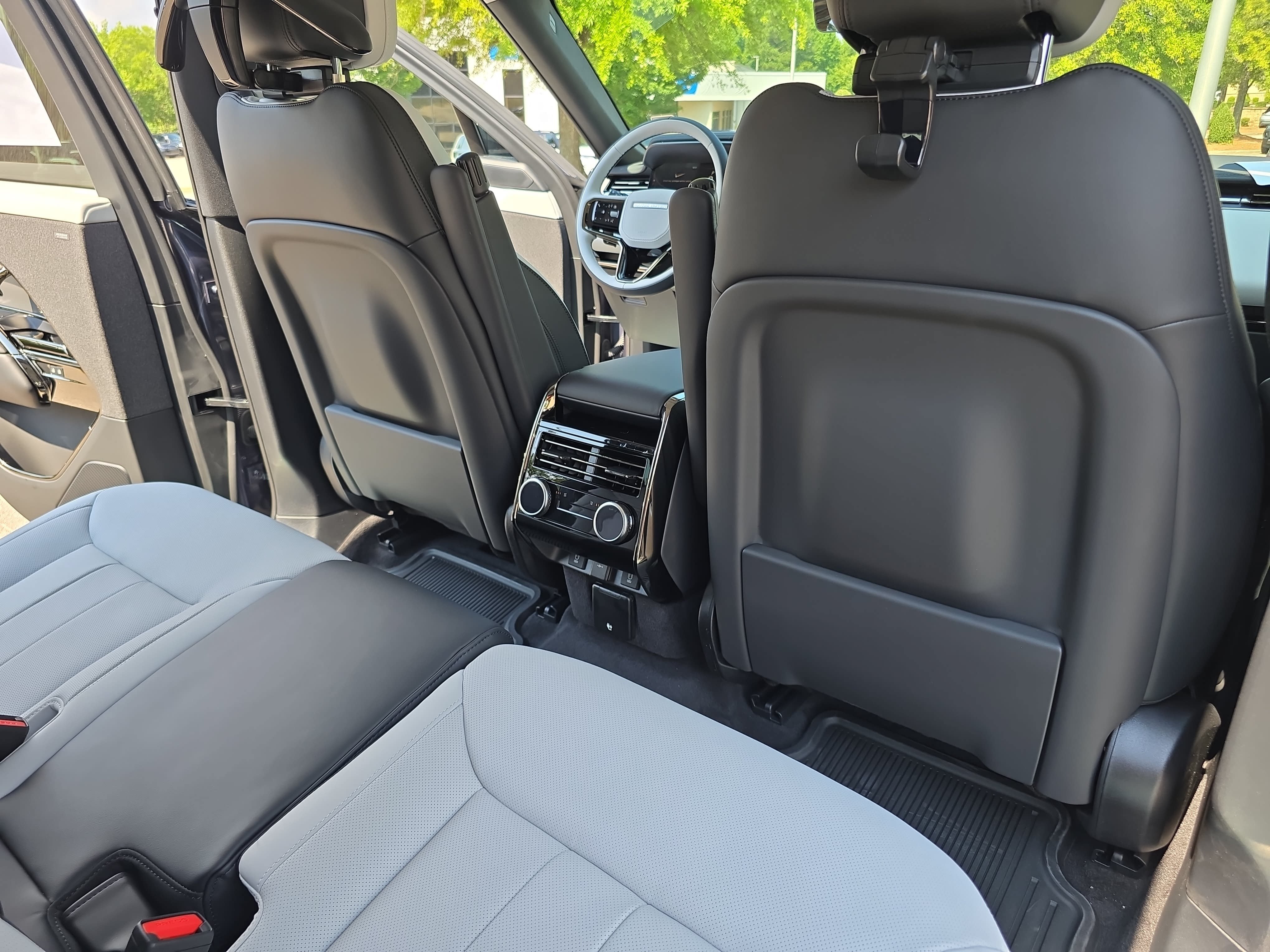 New 2026 Land Rover Range Rover Sport Dynamic SE AWD/4WD image 11