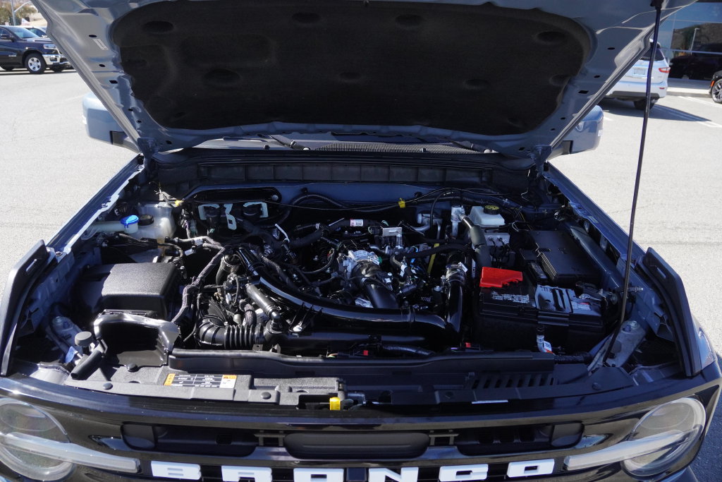 Used 2023 Ford Bronco Outer Banks AWD/4WD image 41