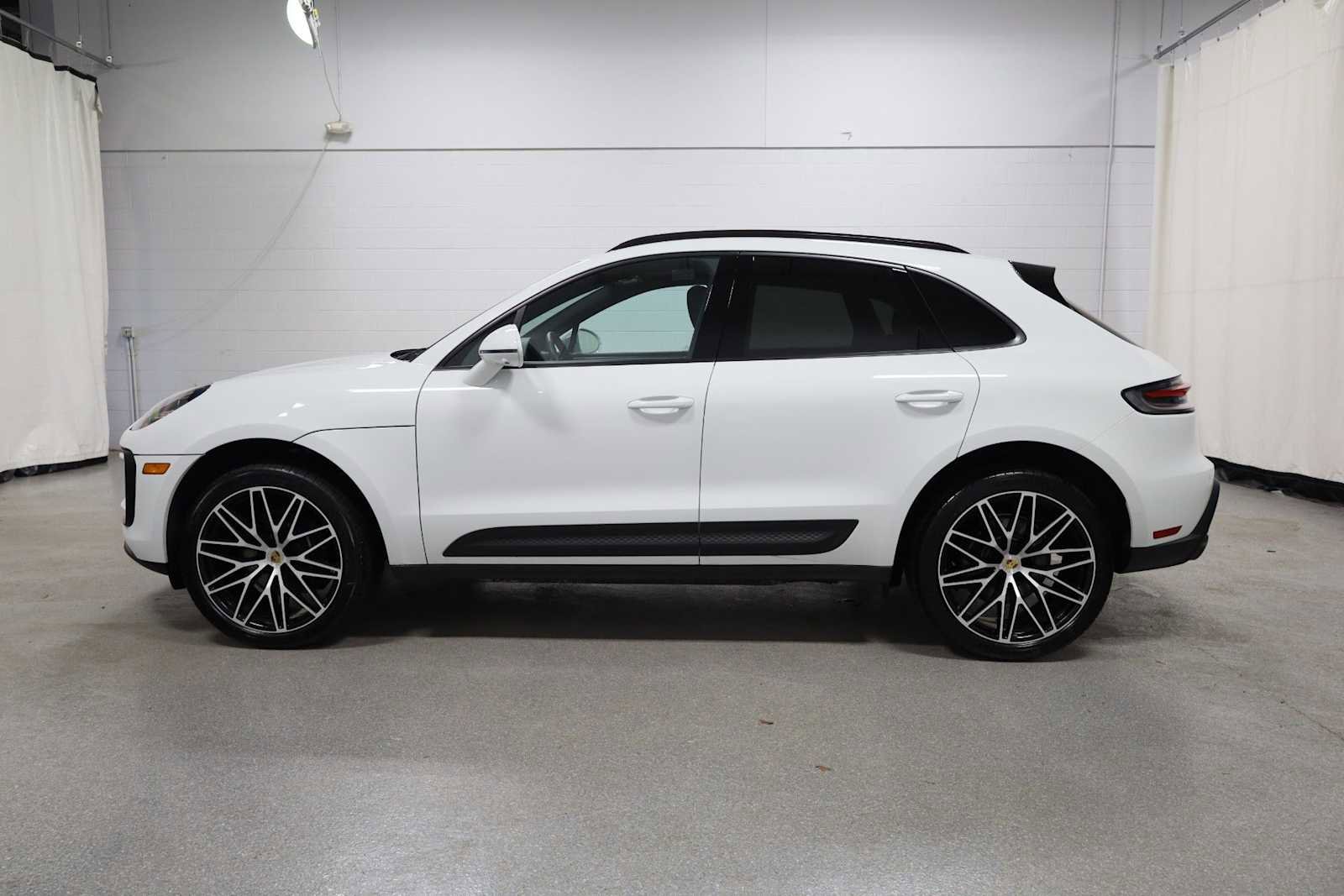 Certified 2026 Porsche Macan image 2
