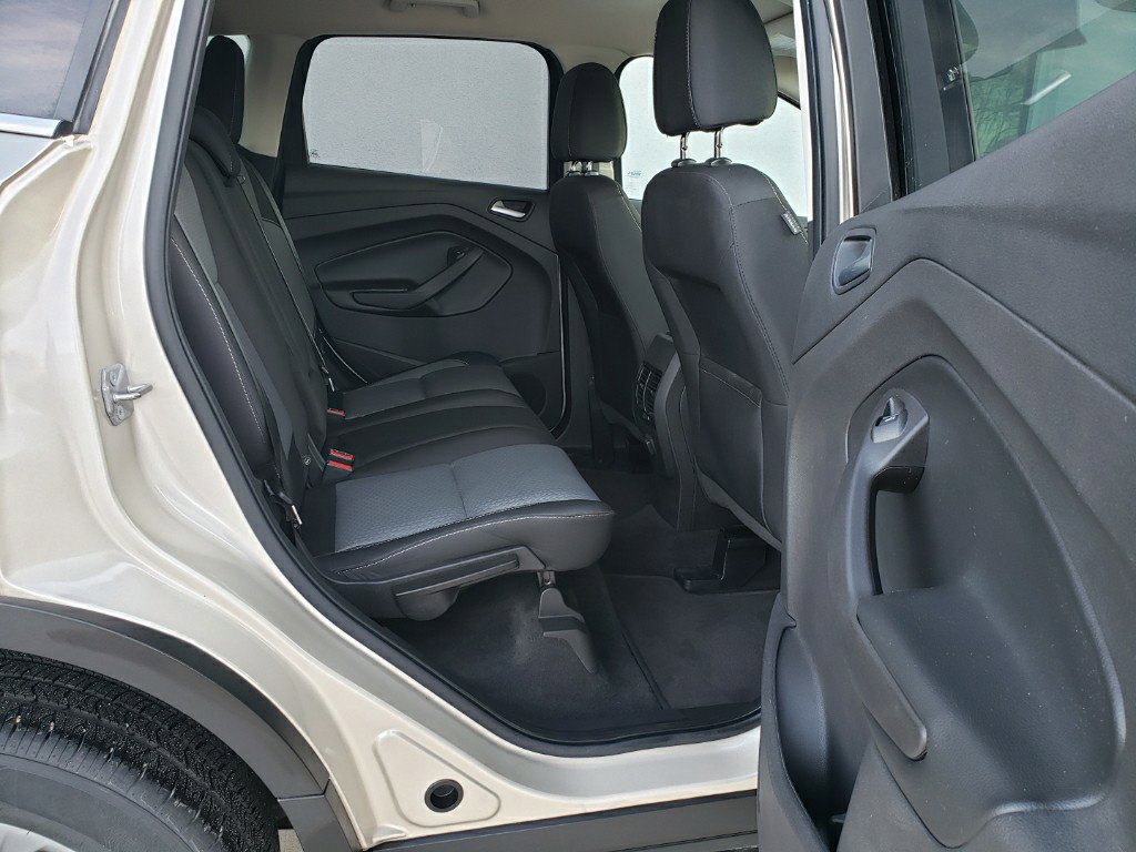 Used 2017 Ford Escape SE image 16