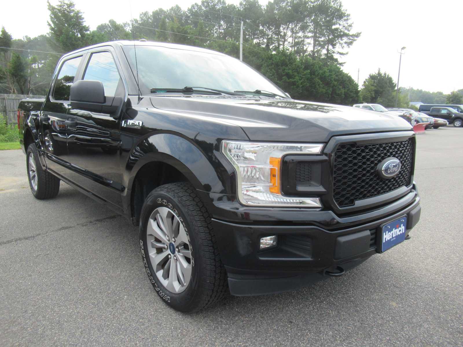 Used 2018 Ford F150 XL w/ Equipment Group 101A Mid AWD/4WD image 3