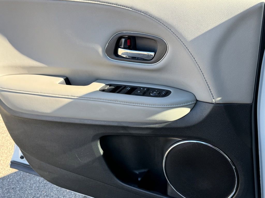 Used 2021 Honda HR-V EX-L image 26