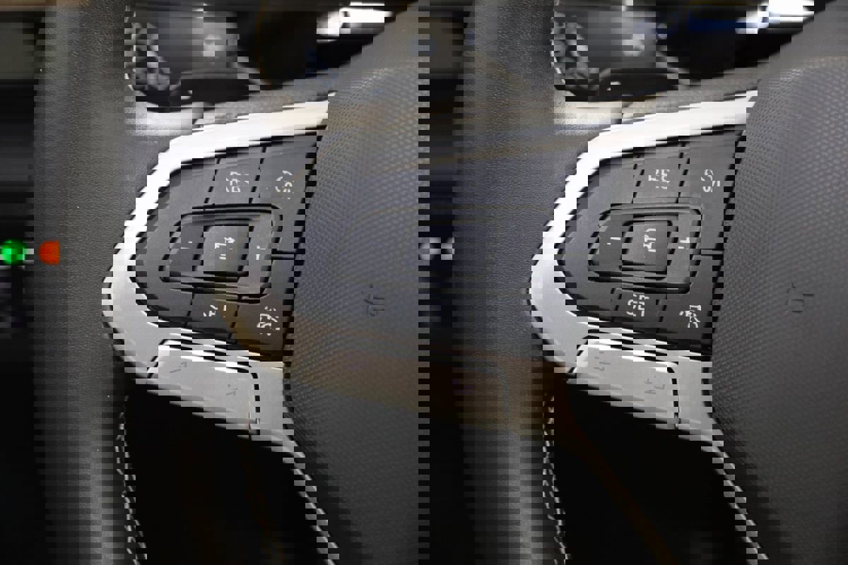 Used 2024 Volkswagen Atlas SE image 33