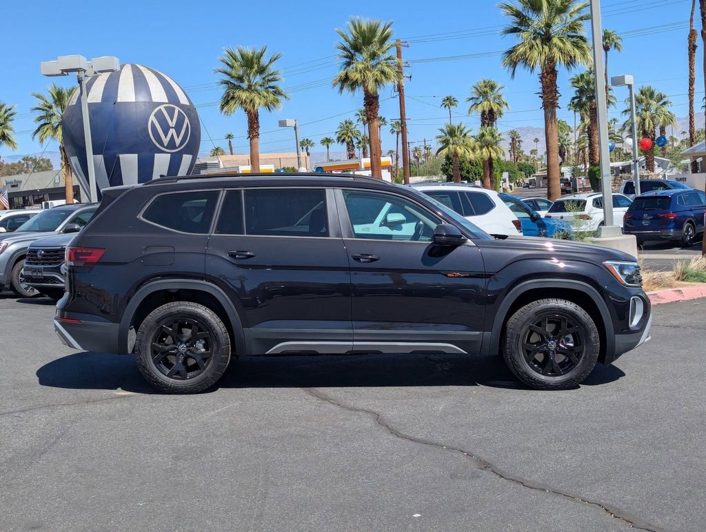 New 2026 Volkswagen Atlas Peak Edition image 2