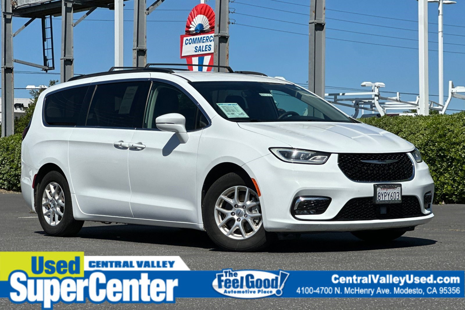 Used 2022 Chrysler Pacifica Touring-L image 1