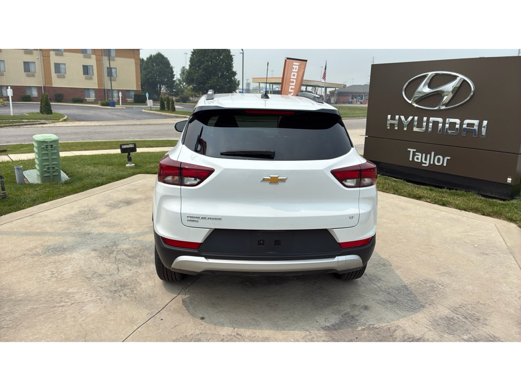 Used 2025 Chevrolet TrailBlazer LT AWD/4WD image 4