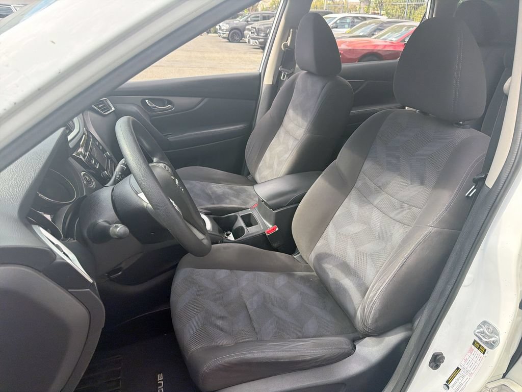 Used 2016 Nissan Rogue SV FWD image 13